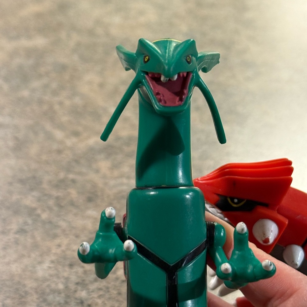 Vintage Rayquaza and Groudon Pokemon Toys - Picture 9 of 9